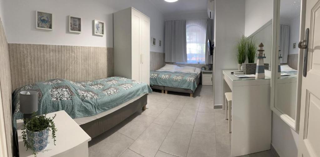 Topart Apartman I Балатонфенивес Екстериор снимка