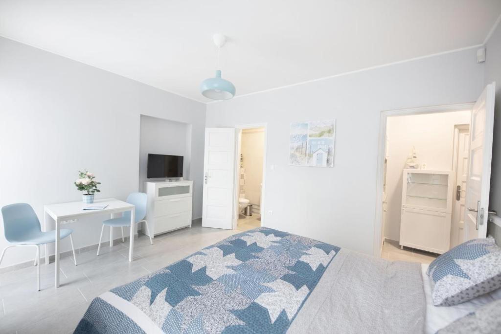 Topart Apartman I Балатонфенивес Екстериор снимка
